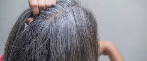 خبيرة تجميل أردنية تكشف عن أفضل وصفة سحرية لصبغ الشعر الأبيض والعنيد سيختفي الشيب نهائياً في 40 دقيقة من أول استعمال !