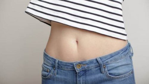 "سيجعل بطنك مسطحاً في 5 أيام"معجزة ورق الغار في التخلص من الوزن الزائد!! أقوى وصفة للتنحيف هتخلي الكرش يختفي