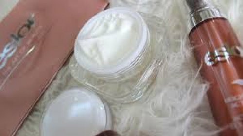 «اعمليها وهتدعيلي».... طريقة عمل مزيل عرق طبيعي بمكونات متوفرة في المنزل واقتصادية لتعطير الجسم برائحة ذكية!!!