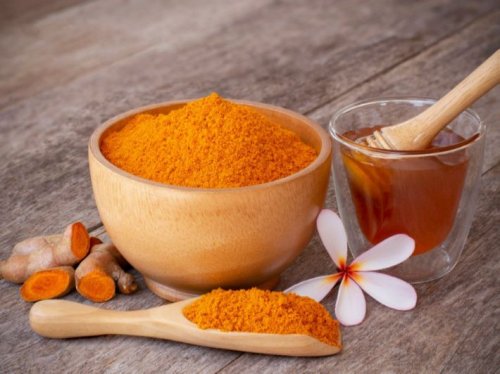 جبل فوائد مبتخلصش... 4 فوائد خطيرة للكركم تعيد زهرة الشباب و تعالج الأمراض و حل مشاكل الشعر فقط بالخطوات و الوصفة السحرية... اعرف الطريقة!!