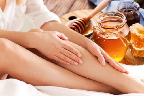 «ارخص من الليزر..»!! وصفة النشا والكركم للتخلص من الشعر الزائد في البشرة والجسم بدون اي الم وتفتيح وترطيب فوري.. "جربي وشوفي بنفسك"..!!