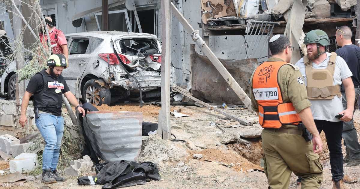 العالم اليوم - حزب الله يعلن إطلاق صواريخ على قاعدة استخبارات قرب تل أبيب