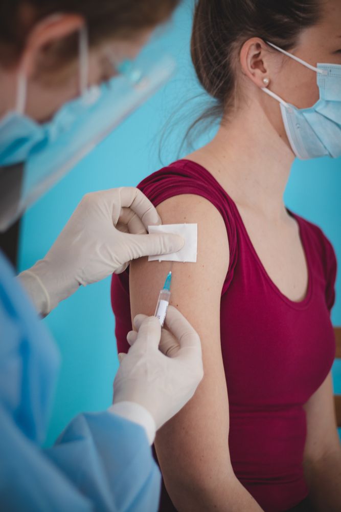 أهمية التطعيم ضد الإنفلونزا الموسمية.. وإليكِ سُبل الوقاية والعلاج في حال الإصابة