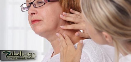 "بدون جراحة" .. معجزة أوراق هذه العشبة تقضي على الزوائد الجلدية أو الثالول للأبد دهنة واحدة يوميًا سيموت ويختفي وصفة تغنيك عن أي طبيب