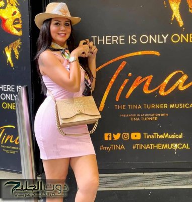 رانيا يوسف تتألق بإطلالة جريئة في برشلونة وتتصدر الترند