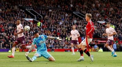 فوز يونايتد وتوتنهام وسقوط أرسنال