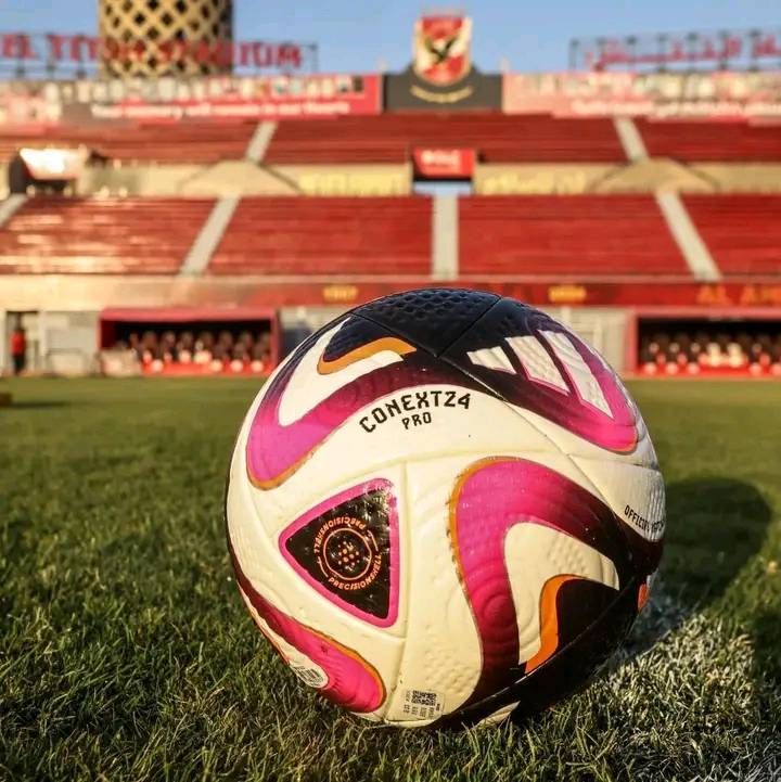 الأهلي يعلن عن الكرة الرسمية فى كأس الإنتركونتيننتال.. صور