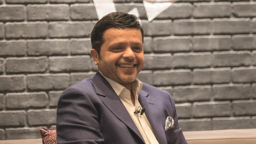 محمد هنيدي يتراجع عن تقديم عمّ قنديل في رمضان 2025 لا تزال مشاركة الفنان محمد هنيدي في منافسات موسم دراما رمضان 2025 محل شك رغم الإعلان مؤخرا عن بدء التحضير لت إقرأ المزيد