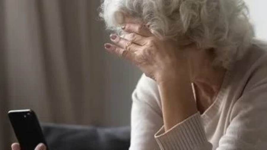 دراسة: الجلوس لفترات طويلة يزيد خطر الإصابة بالخرف