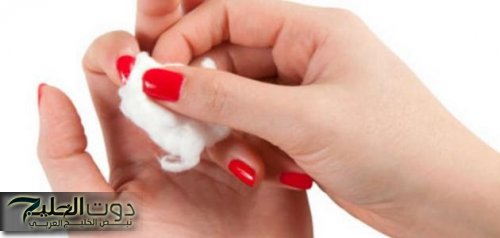 عشان لو مفيش أسيتون ماتحتاريش!!.. هقولك علي 4 بدائل سحرية لإزالة المانكير من الأصابع في لحظات ولا مليم واحد هتدفعيه من النهاردة.. مترميش فلوسك في الارض!!