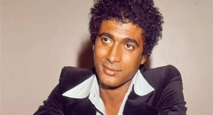 شقيقة أحمد زكي تبحث عن مقتنياته الضائعة عادت السيدة منى زكي شقيقة الفنان الراحل أحمد زكي لفتح ملف مقتنياته المبددة من جديد حيث طالبت الجهات المعنية إقرأ المزيد