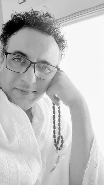 مشاري العفاسي ينعى محمد رحيم