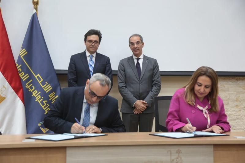 وزيرا الثقافة والاتصالات يشهدان توقيع بروتوكول تعاون لإنشاء منصة رقمية لقصور الثقافة...