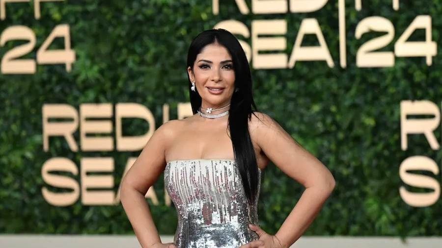 منى زكي توجه رسالة خاصة لزوجها أحمد حلمي أثناء تكريمها في مهرجان البحر الأحمر السينمائي شهد حفل افتتاح مهرجان البحر الأحمر السينمائي الدولي في دورته الرابعة المقامة في مدينة جدة التاريخية في الفترة إقرأ المزيد