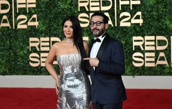 منى زكي توجه رسالة خاصة لزوجها أحمد حلمي أثناء تكريمها في مهرجان البحر الأحمر السينمائي شهد حفل افتتاح مهرجان البحر الأحمر السينمائي الدولي في دورته الرابعة المقامة في مدينة جدة التاريخية في الفترة إقرأ المزيد