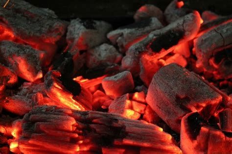 تفسير الجمر في الحلم رؤيا الجمره في المنام