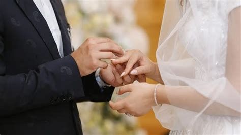 تفسير الزواج من رجلين معا في الحلم لابن سيرين