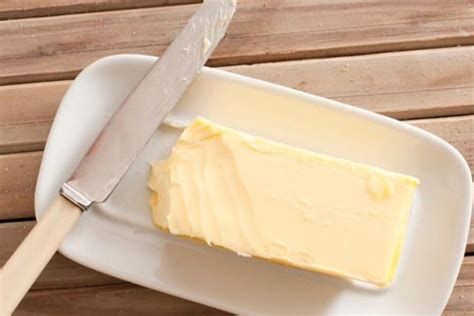 تفسير الزبد في الحلم رؤية الزبدة الصفراء أو البيضاء في المنام