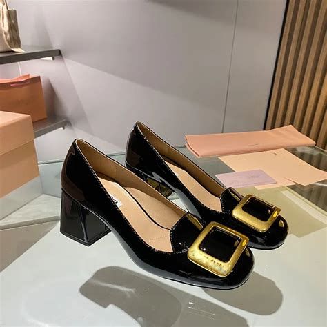 تفسير الحذاء او النعال في المنام لابن سيرين