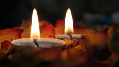 هل الشموع المُعطّرة ضارّة بصحتك؟