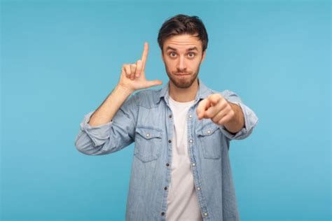 تفسير السخرية في الحلم و السخريه من شخص في المنام