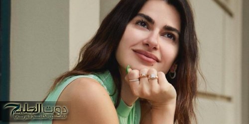 عالمية نجمة تركية بإطلالة بالغة الجرأة.. وهكذا نسقتها