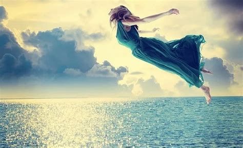 تفسير السقوط من مكان مرتفع في الحلم سقطت في المنام