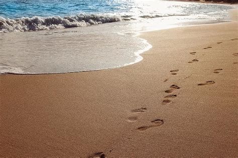 تفسير الرمل في الحلم للبنت العزباء رؤيا رمال شاطئ البحر