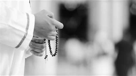 تفسير الاستغفار في المنام للبنت العزباء للمتزوجه للحامل