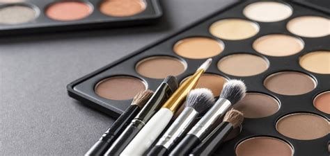 تفسير أدوات المكياج في المنام