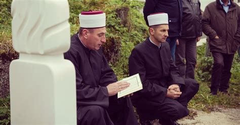 تفسير التعزية في الحلم رؤية العزاء في المنام