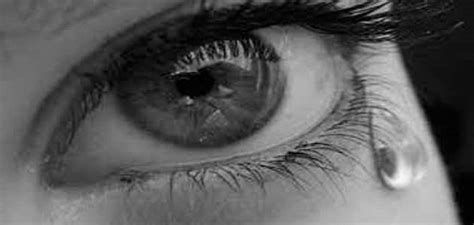 تفسير البكاء على الأب الميت في المنام