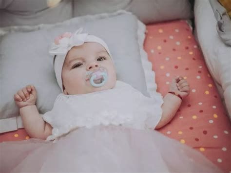 تفسير إرضاع طفل في الحلم رؤيا ترضيع طفلة في المنام