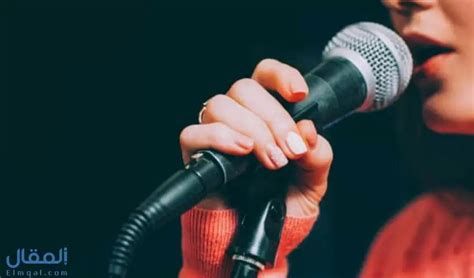 الغناء في المنام وتفسير رؤية الأغاني في الحلم بالتفصيل