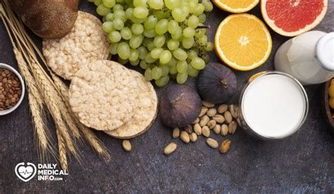 الفواكه التي تحتوي على الألياف والماء