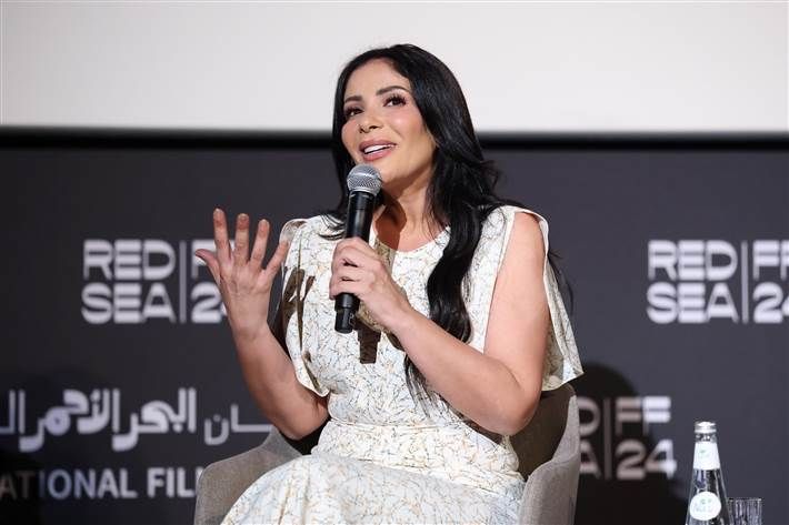 منى زكي بإطلالة بسيطة في ندوتها التكريمية في مهرجان البحر الأحمر أقيم مساء السبت السابع من ديسمبر الجاري ندوة تكريمية للنجمة منى زكي ضمن فعاليات مهرجان البحر الأحمر السينمائي إقرأ المزيد