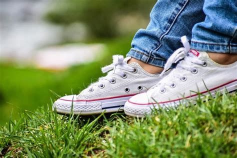 الحذاء الأسود في المنام للعزباء