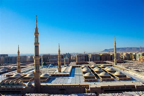 السفر إلى المدينة المنورة في المنام للعزباء