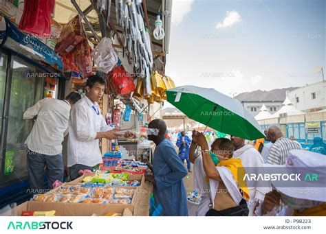 كم مساحة مجمع الافنيوز في الكويت