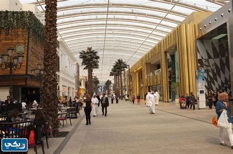 كم مساحة مجمع الافنيوز في الكويت