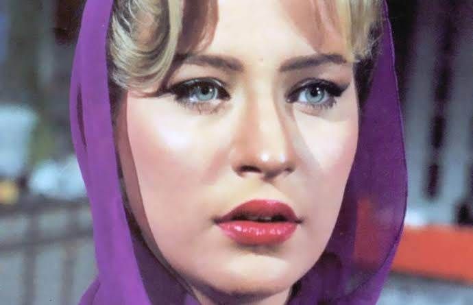 نجوم فقدناهم في عام 2024 في عام 2024 فقدنا عددا من الشخصيات البارزة التي تركت بصمتها في عالم الفن حيث كانوا جزءا لا يتجزأ من ذاكرة إقرأ المزيد