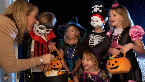 صور وعبارات هابي هالوين بالانجليزي 2025