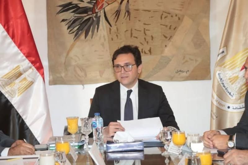 وزير الثقافة يترأس اجتماع اللجنة العليا لوضع استراتيجية جديدة لتطوير الهيئة العامة...