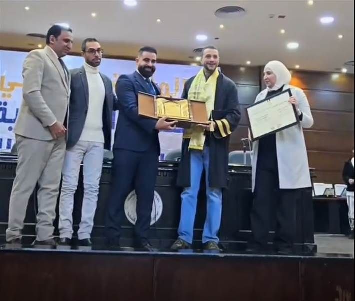 أحمد الفيشاوي يحصل على الدكتوراة الفخرية في صناعة السينما أعلن الفنان أحمد الفيشاوي عن حصوله على درجة الدكتوراة الفخرية في صناعة السينما.ونشر أحمد الفيشاوي عبر صفحته ال إقرأ المزيد