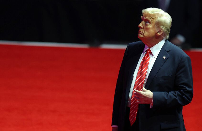 بن سلمان يؤكد لترامب رغبة المملكة بتوسيع استثماراتها مع الولايات المتحدة إلى...