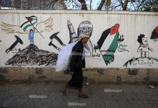 مشاهد لا تُنسى.. فلسطينيون يعودون إلى منازلهم شمال غزة وسط الركام