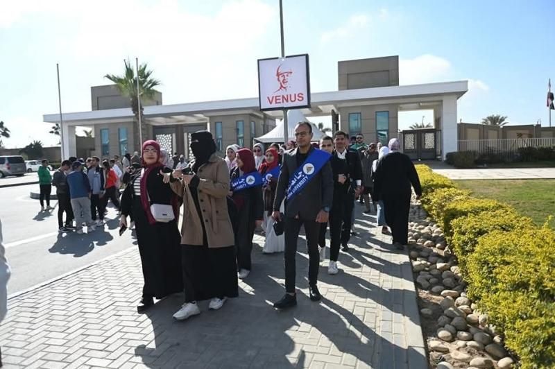 معرض القاهرة الدولي للكتاب يتخطى حاجز المليون ونصف المليون زائر خلال أيامه...