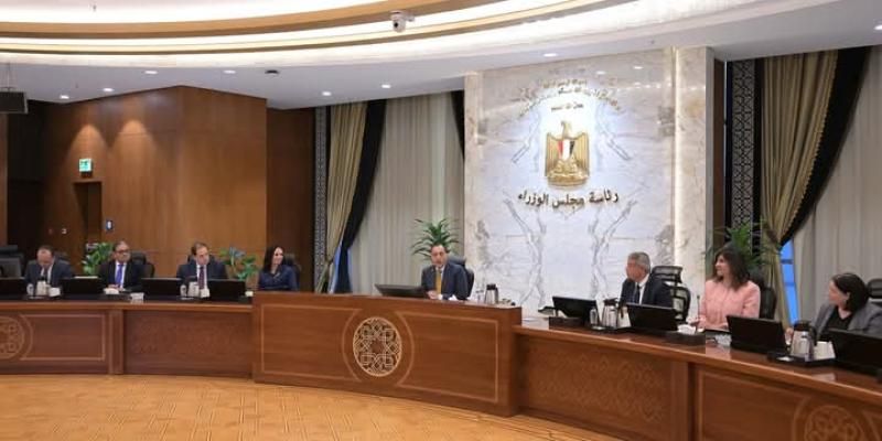 رئيس الوزراء يلتقي أعضاء مجلس أمناء التحالف الوطني للعمل الأهلي التنموي