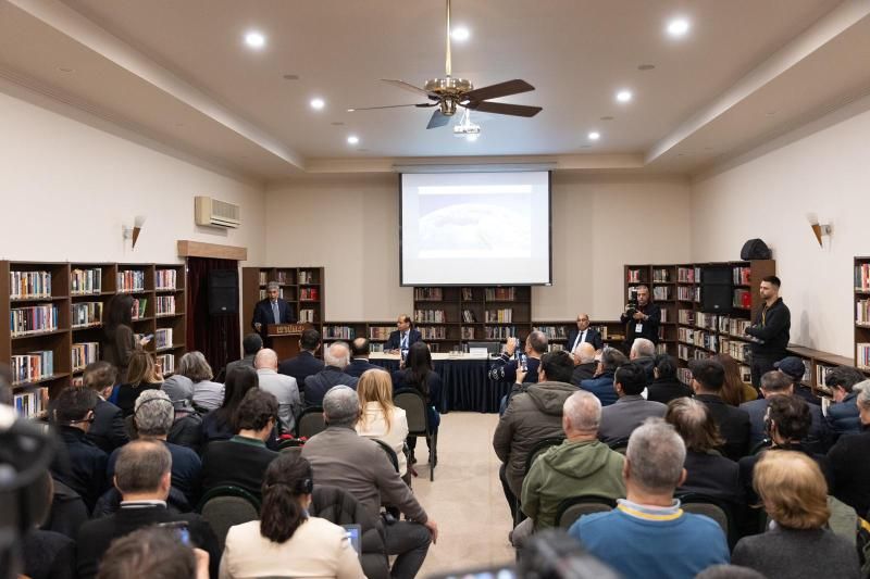 وزير السياحة والآثار يعقد مؤتمراً صحفياً حضره العديد من ممثلي وسائل الإعلام...