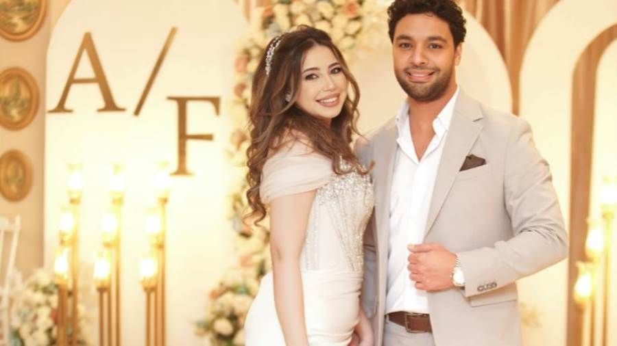 أحمد جمال: خطبت فرح الموجي بعد ساعة واحدة من أول لقاء تحدث المطرب أحمد جمال عن تفاصيل ارتباطه بالمطربة الشابة فرح الموجي نجمة The Voice Kids قائلا: قررت خطبته إقرأ المزيد